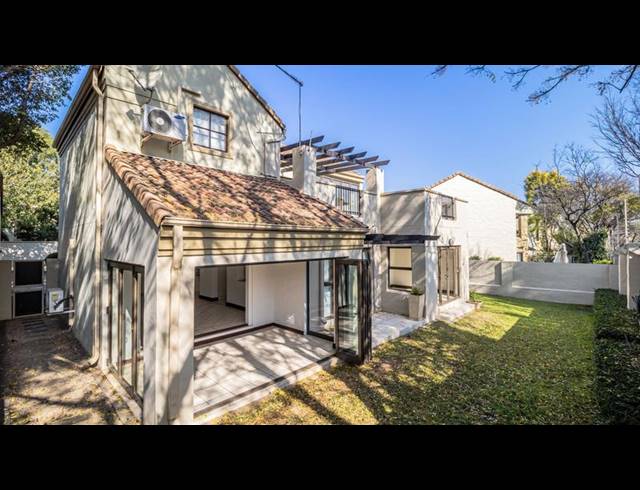 3 BEDROOM TOWNHOUSE FOR SALE IN LONEHILL